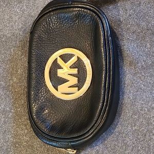 Michael Kors Zip Pouch